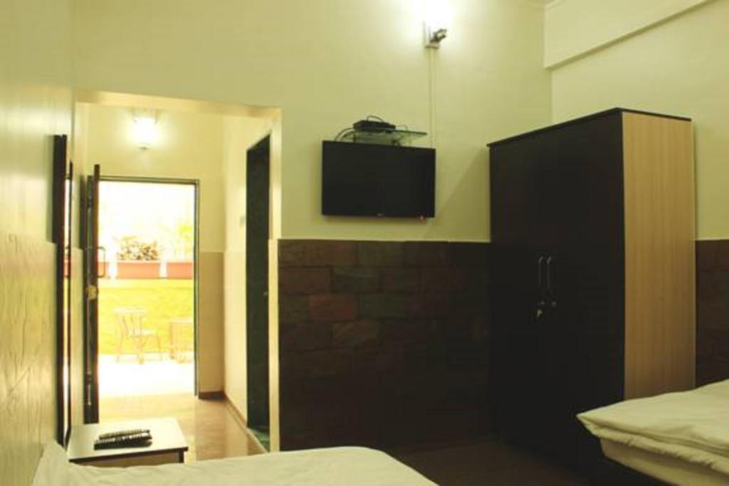 Urban Ville Hotel ปูเน่ ภายนอก รูปภาพ